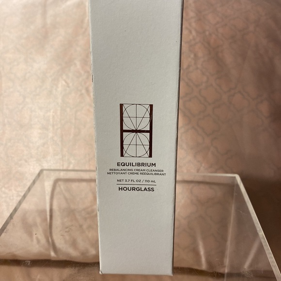 HOURGLASS EQUILIBRIUM REBALANCING CREAM CLEANSER - Picture 3 of 3
